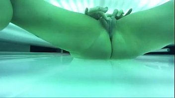 Tanning bed squirt