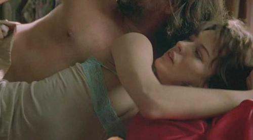 Milla jovovich explicit topless sex scenes