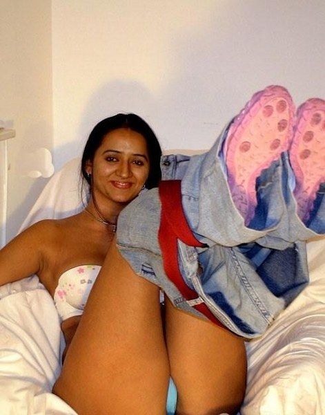 Sexy indian girls without dress pic