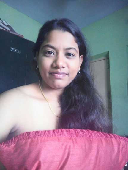South indian mallu aunty selfie
