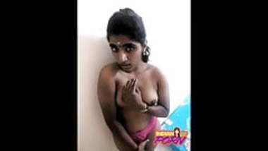 Tamil school girls bathing hot sexy photos