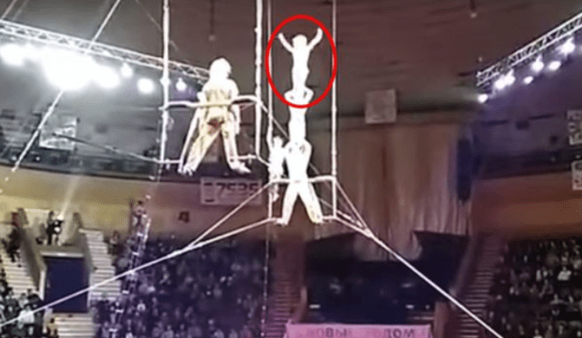 Japanese naked girl acrobat show