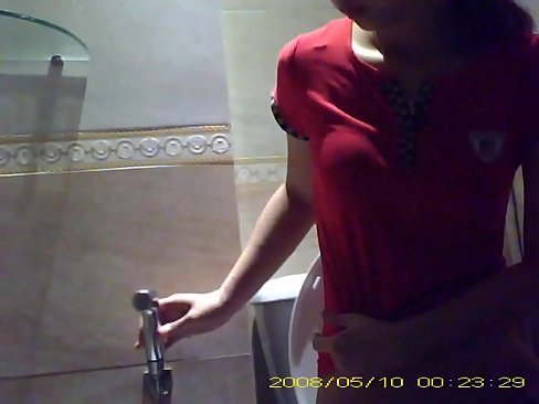Spycam quay thay girl restroom