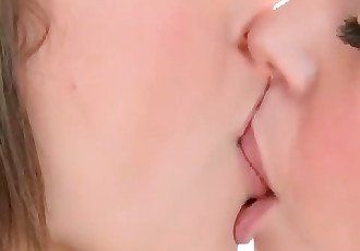 Mr. M. reccomend kiss close up